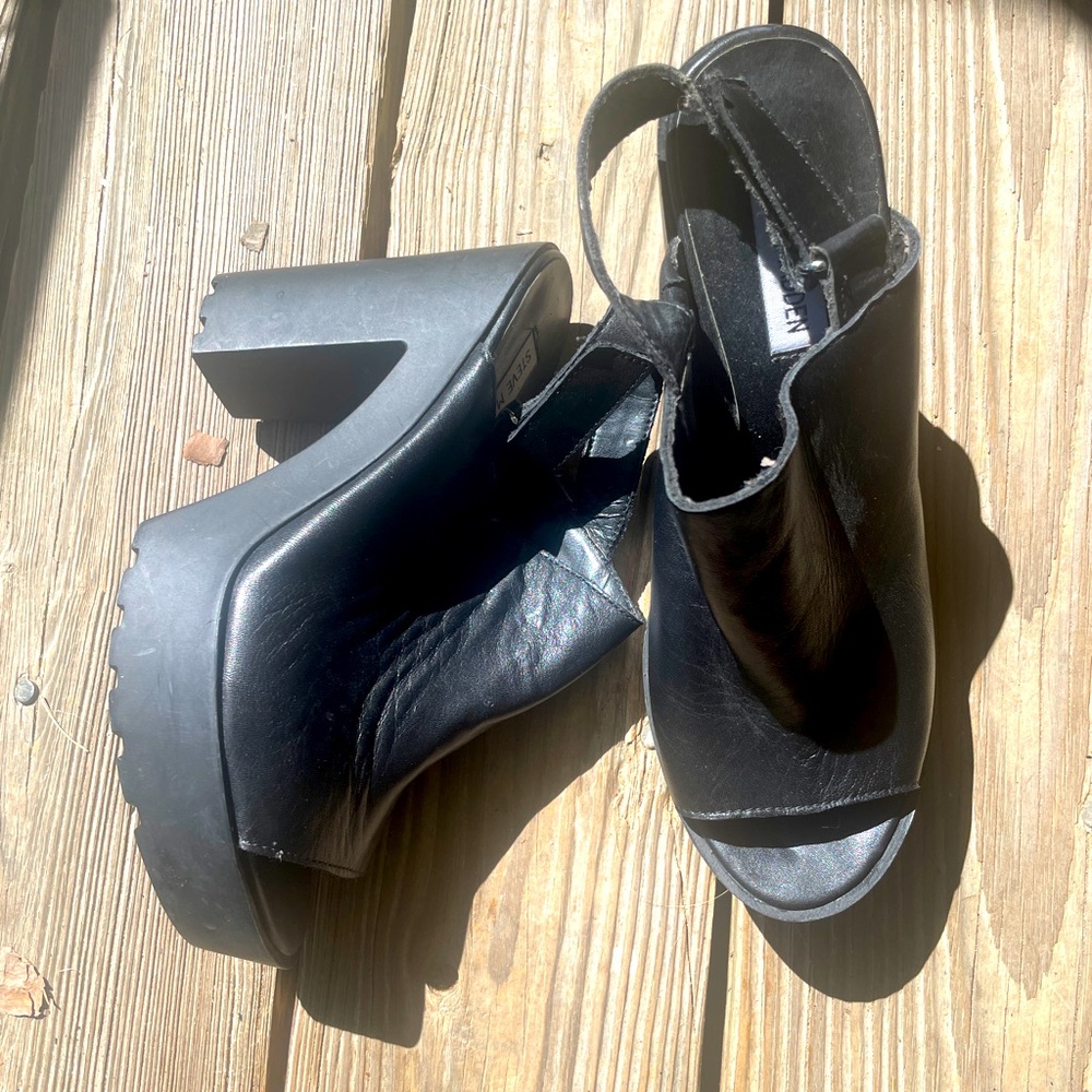 Steve Madden Black   Chunky Heel Sandals Sz 7.5